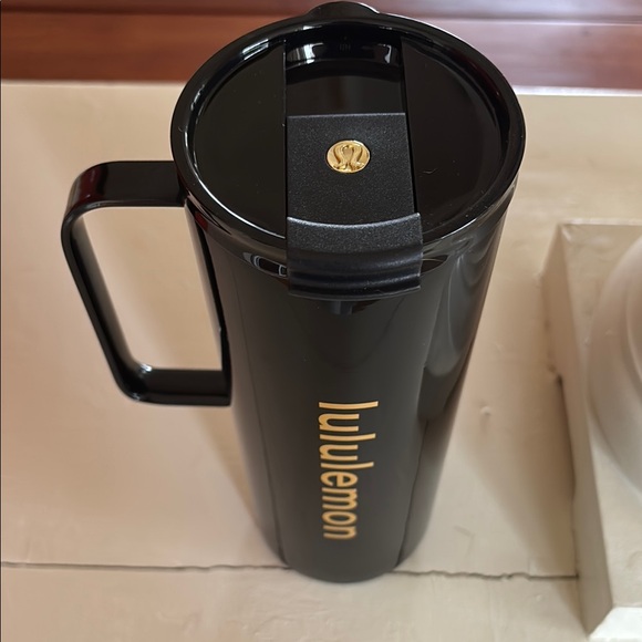 Lululemon Black Travel Mug - Picture 2 of 4